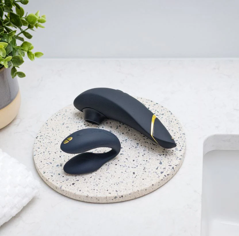 We-Vibe Chorus & Womanizer Premium 2 Golden Moments Collection