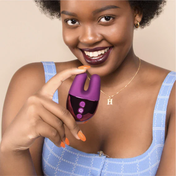 Le Wand Double Vibe in Dark Cherry