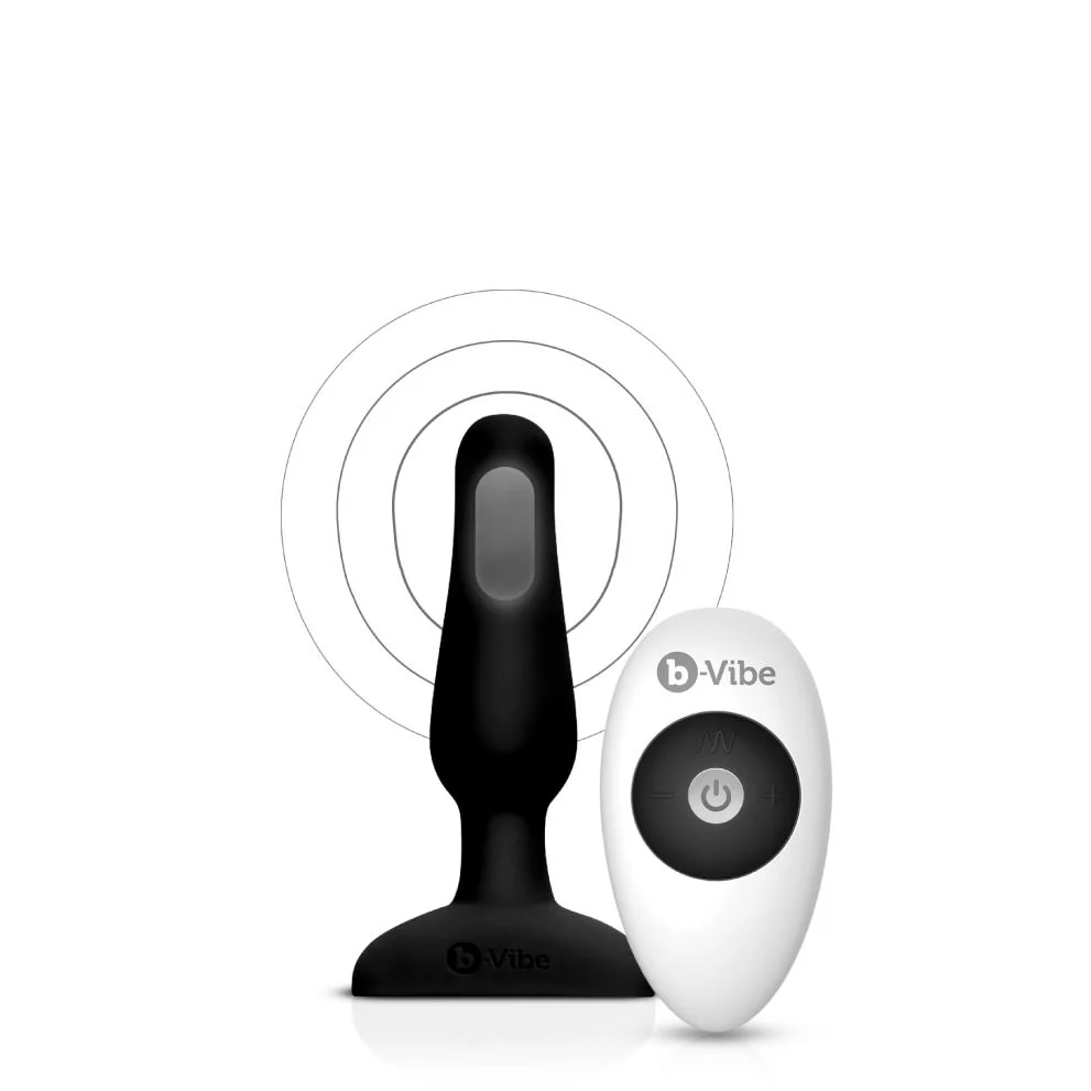 734-b-vibe-novice-plug-black-3.webp b-Vibe Novice Plug - Black